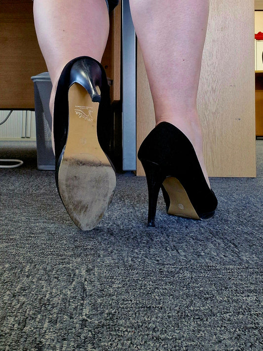 Well Worn Black Suede effect Heels / UK6