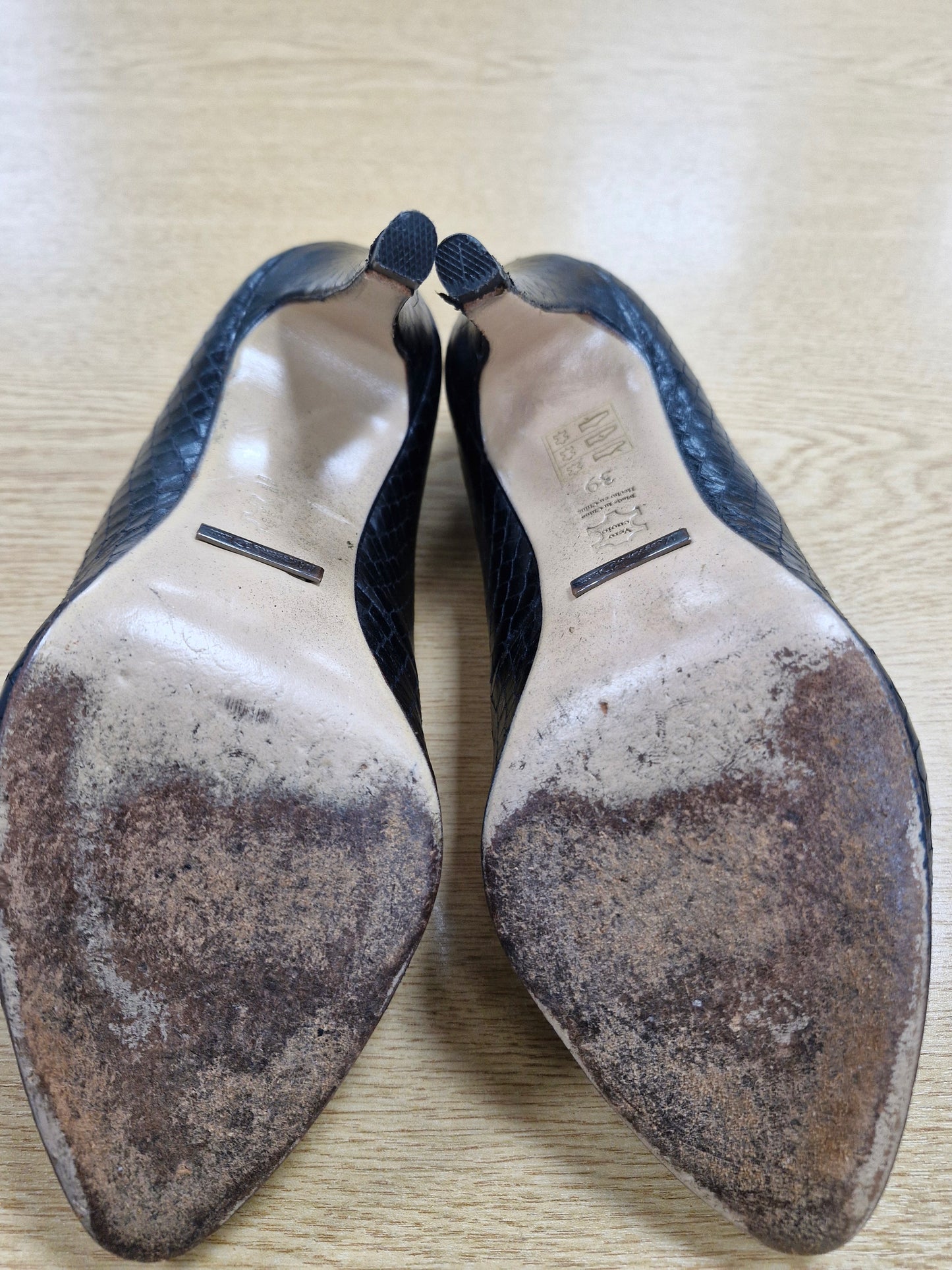 Massimo Dutti Well Worn Heels - UK6