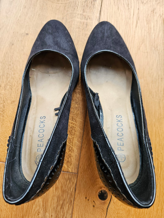 Heavily Worn Black Work Shoes - UK6