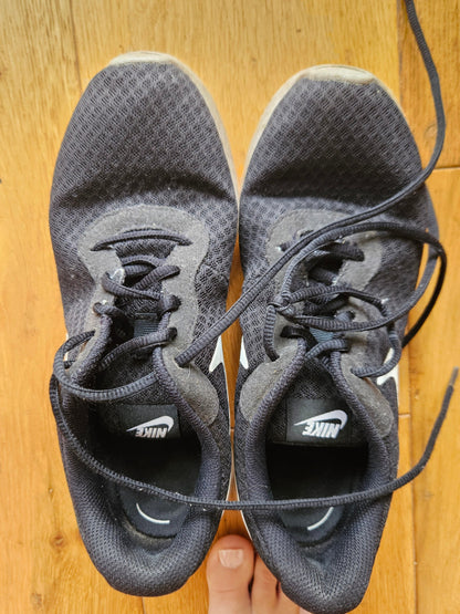 Well Worn Gym Trainers - UK5