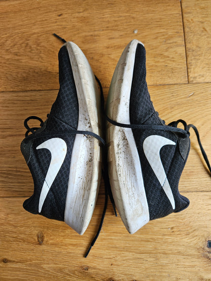 Well Worn Gym Trainers - UK5