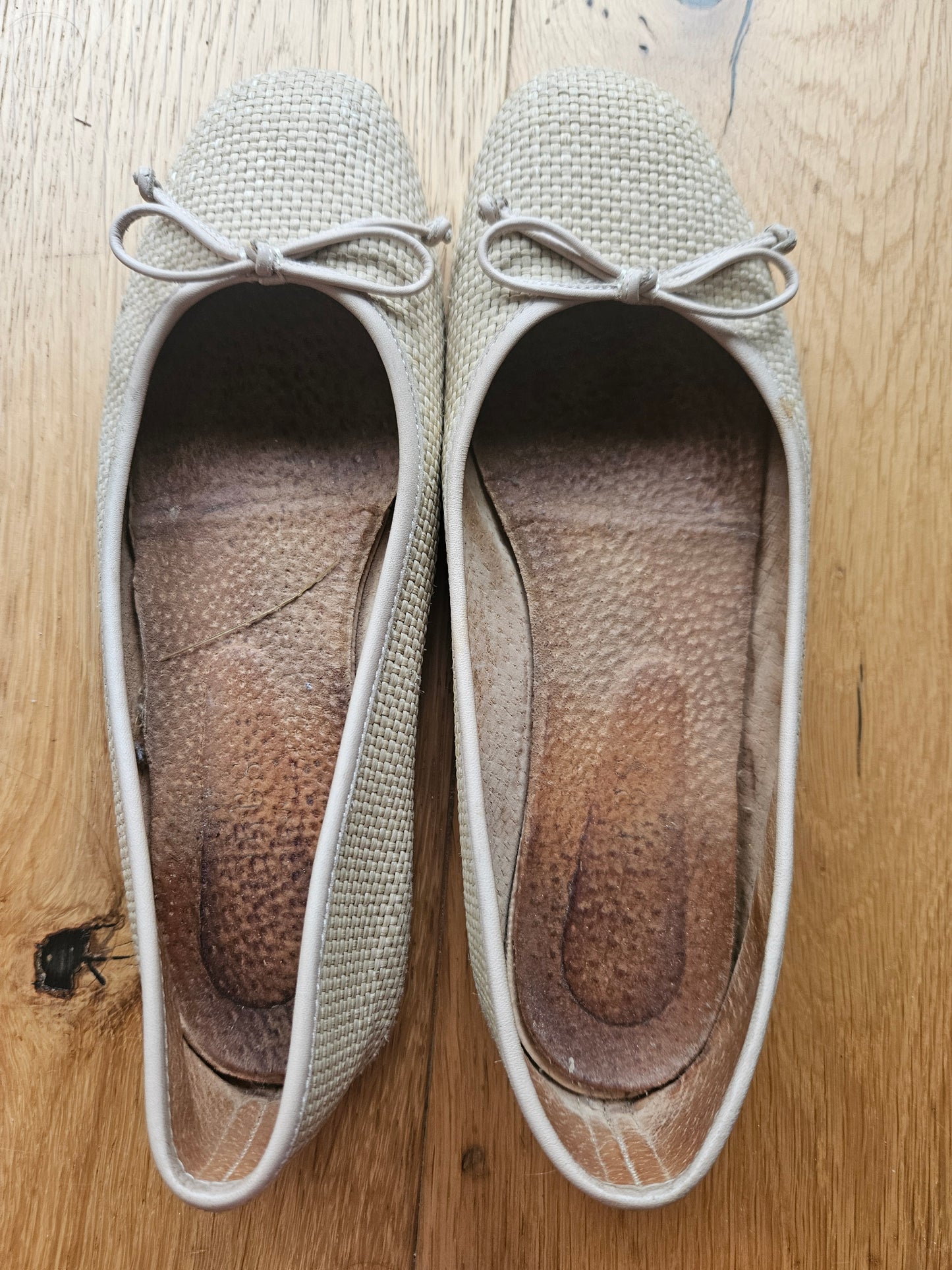 Hobbs Flats with sweat imprint / heavily worn / UK5