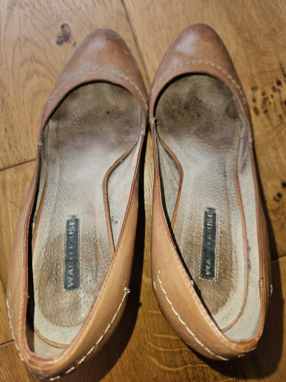 Brown leather heels / Heavily Worn with imprint / UK5