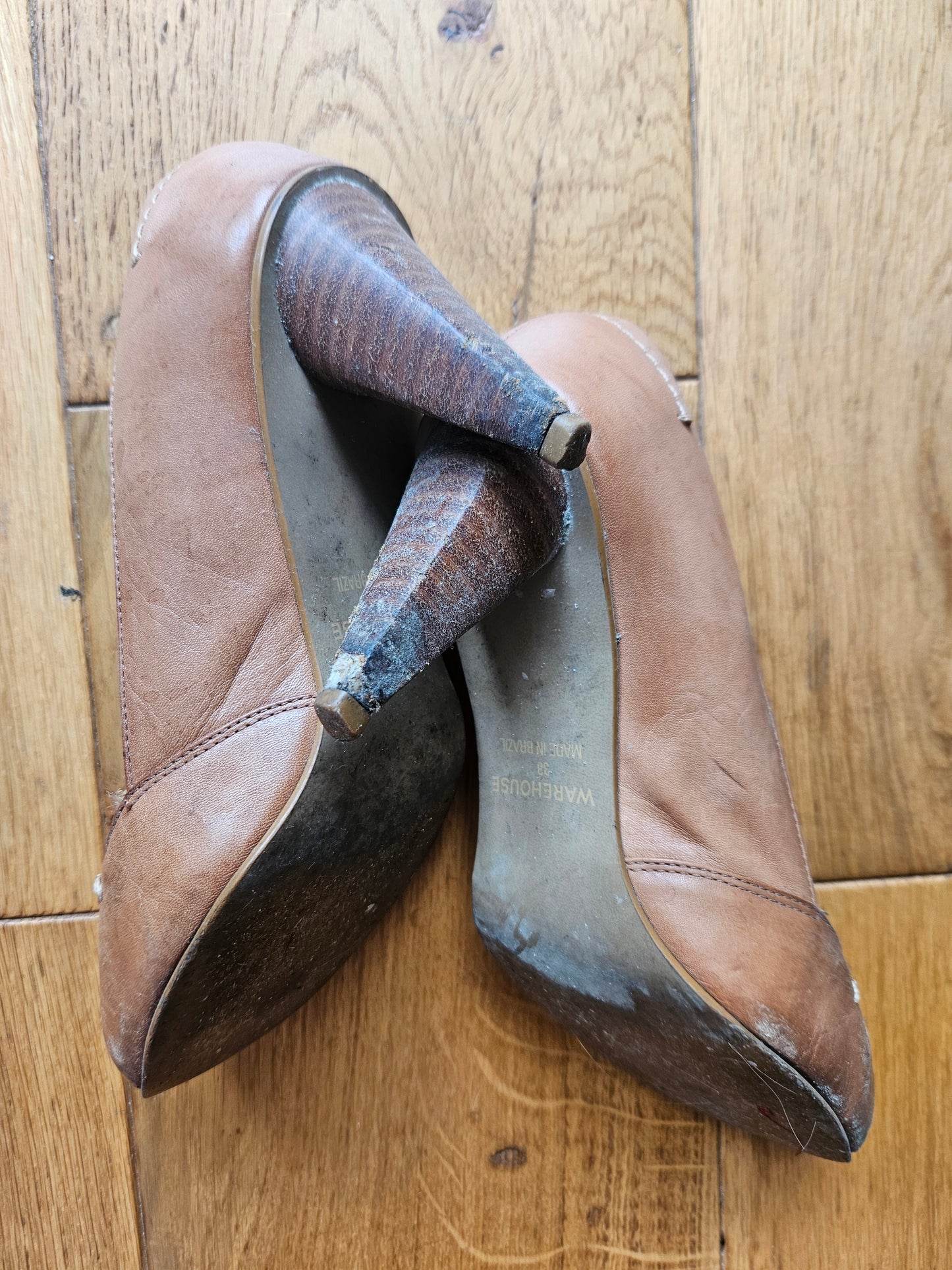 Brown leather heels / Heavily Worn with imprint / UK5