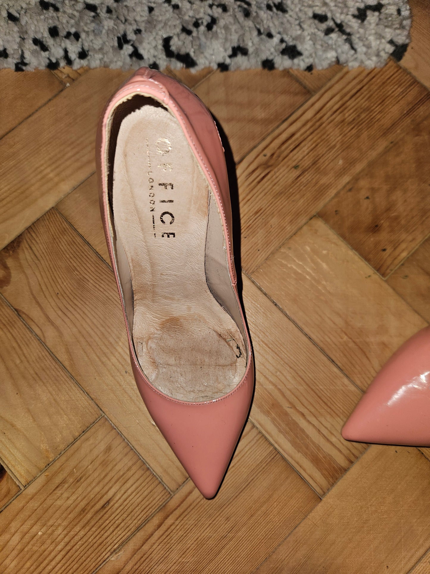 Beautiful Peach / Pink Patent Court shoes UK5