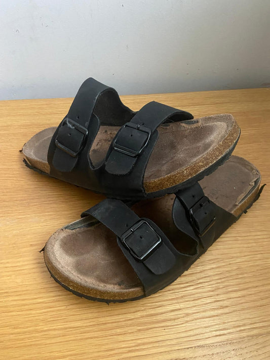 Smelly and trashed sandals, UK6