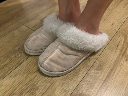 Trashed Slippers / Strong Smell / UK 5-6