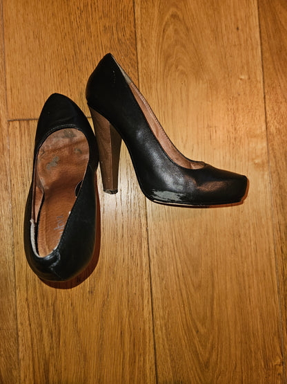 Trashed and Beautiful Black Heels, UK5