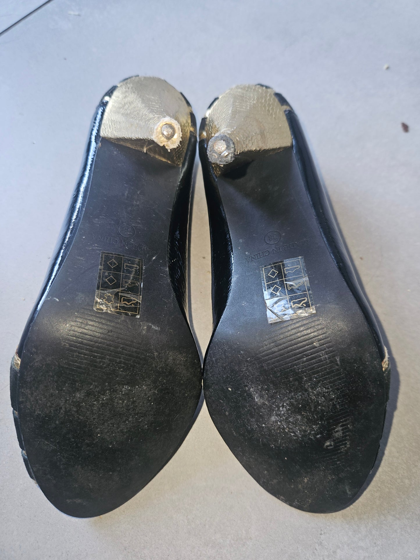 Trashed Vintage Peeped Toe Heels / UK5